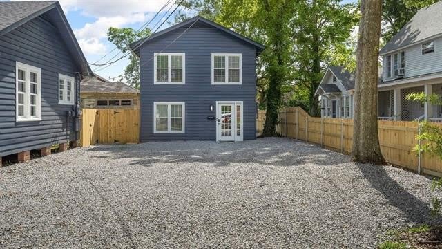 208 S OAK Street – photo 1