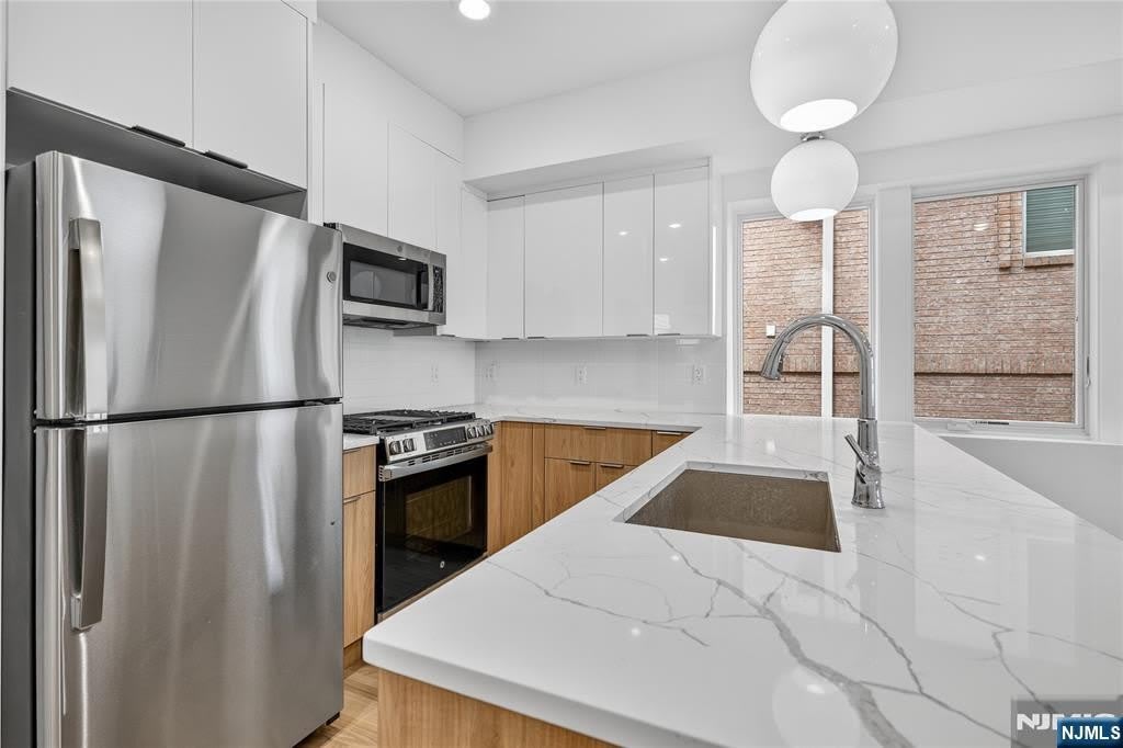 46 Hudson Avenue – photo 4
