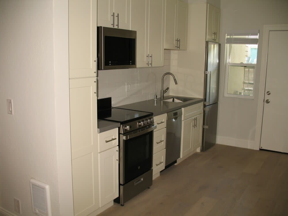 375 Grand Ave – photo 3