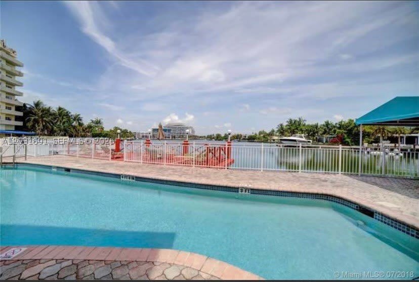 4740 Pine Tree Dr – photo 2