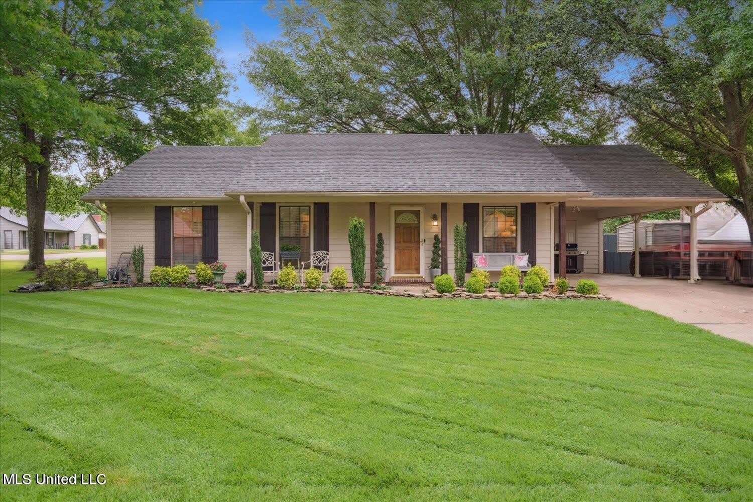 6772 Ashland Drive – photo 1
