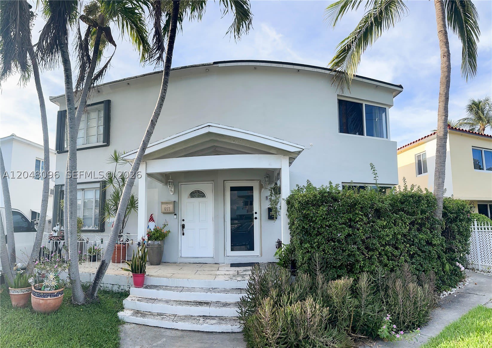 655 85th St – photo 2