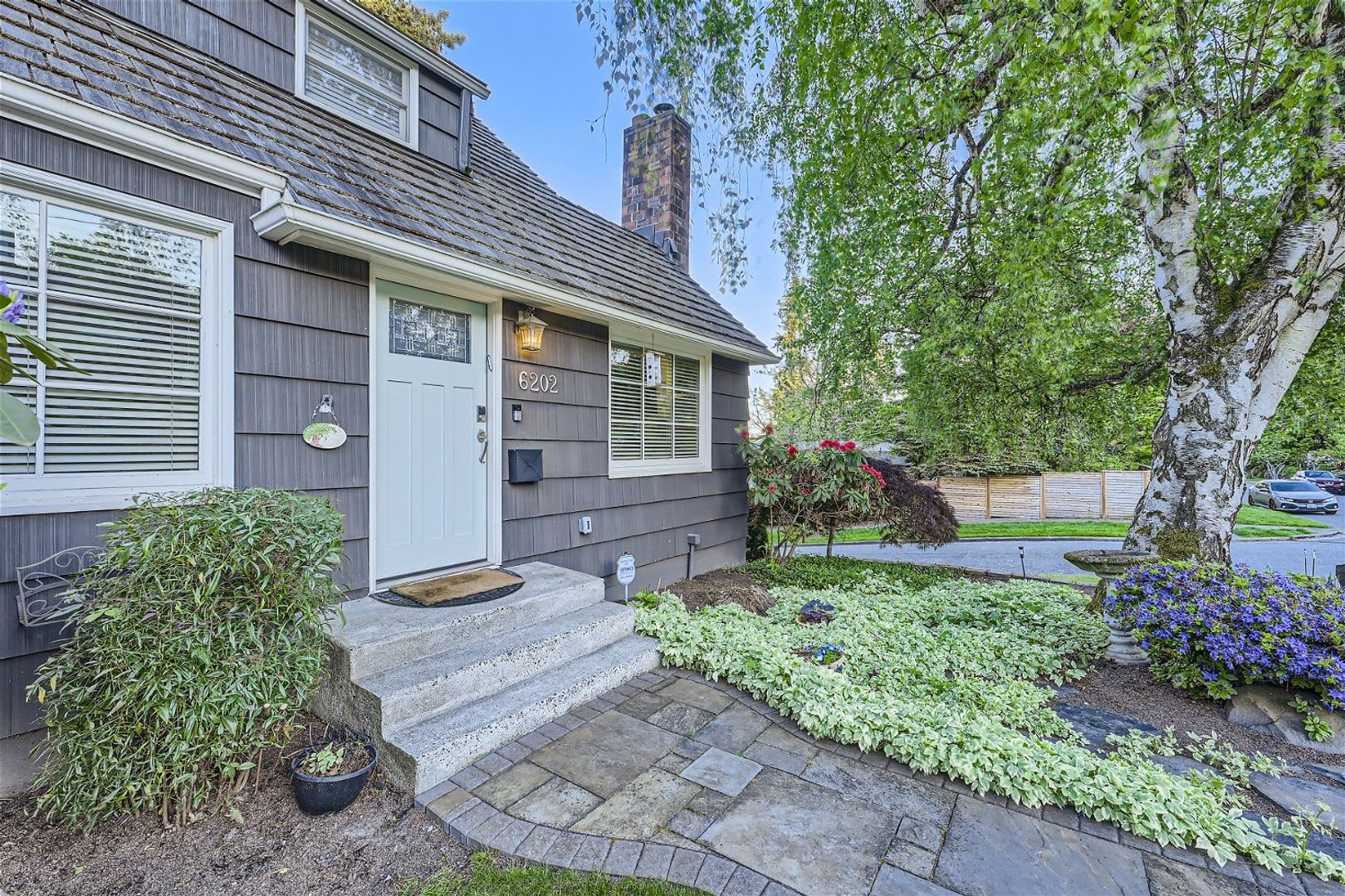 Introducing a spacious 4 bedroom, 2.5 bathroom house located in Bryan Heights! – photo 2