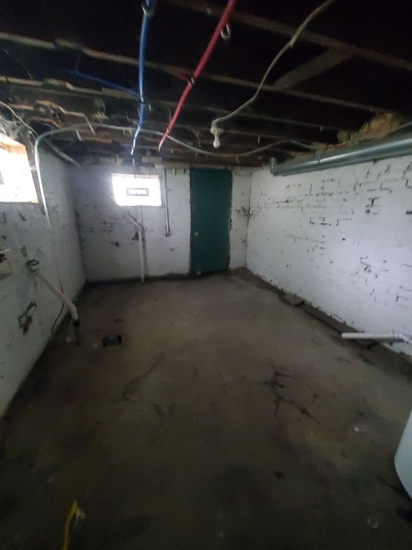 3 Bedroom Single Family – photo 4