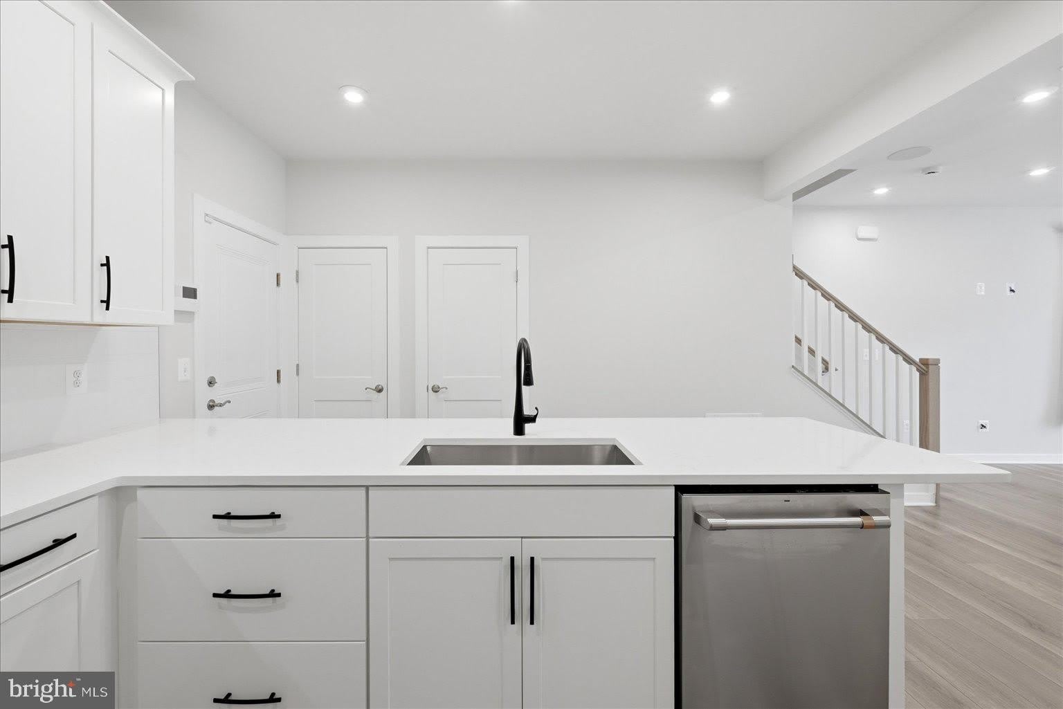 43728 TRANSIT Square – photo 5