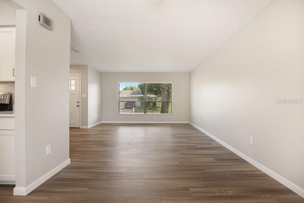 423 VAN REED MANOR Drive – photo 3