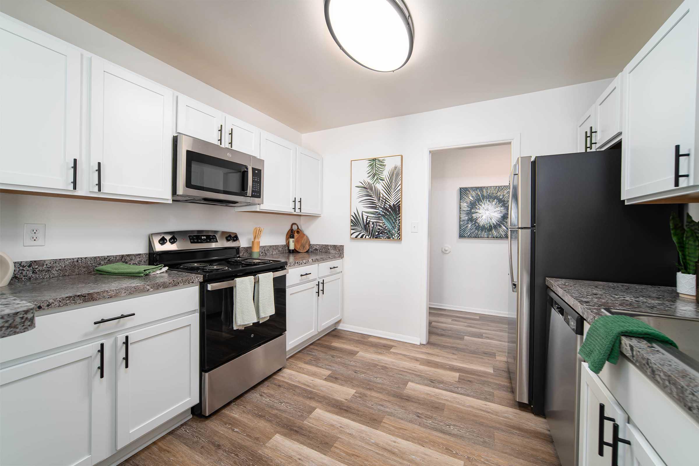 The Crossroads At Southfield Apartments – photo 1