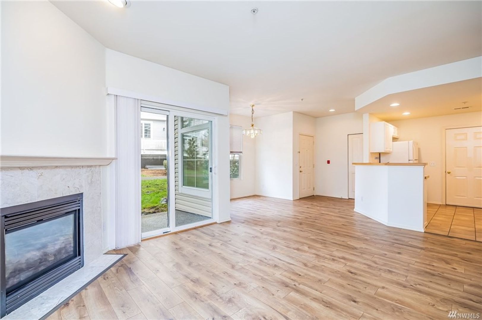 2Bd/2Ba Issaquah Condo – photo 4