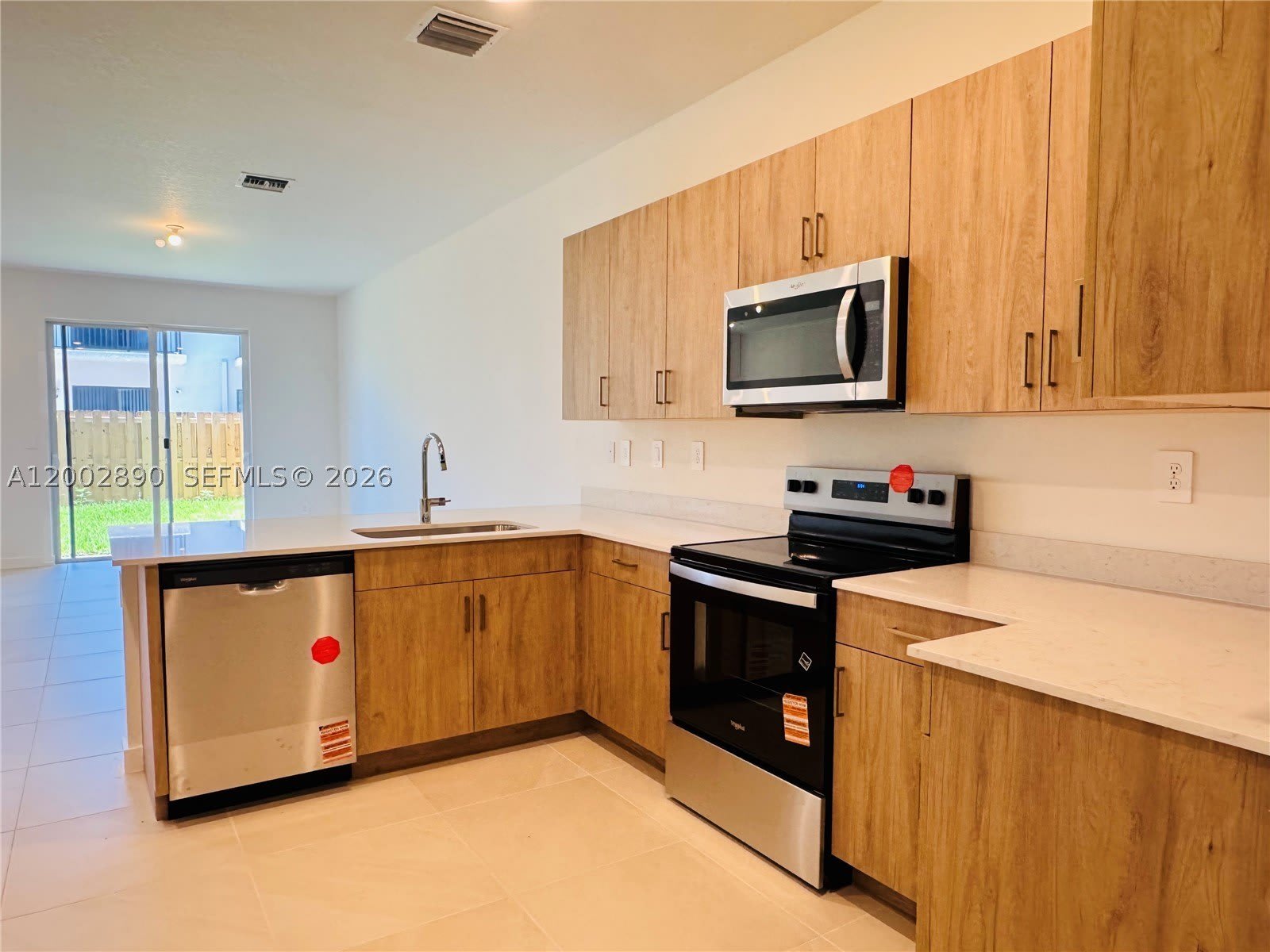 178 NE 14th Avenue – photo 1
