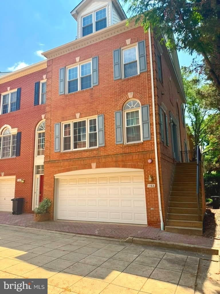1166 N VERNON Street – photo 1