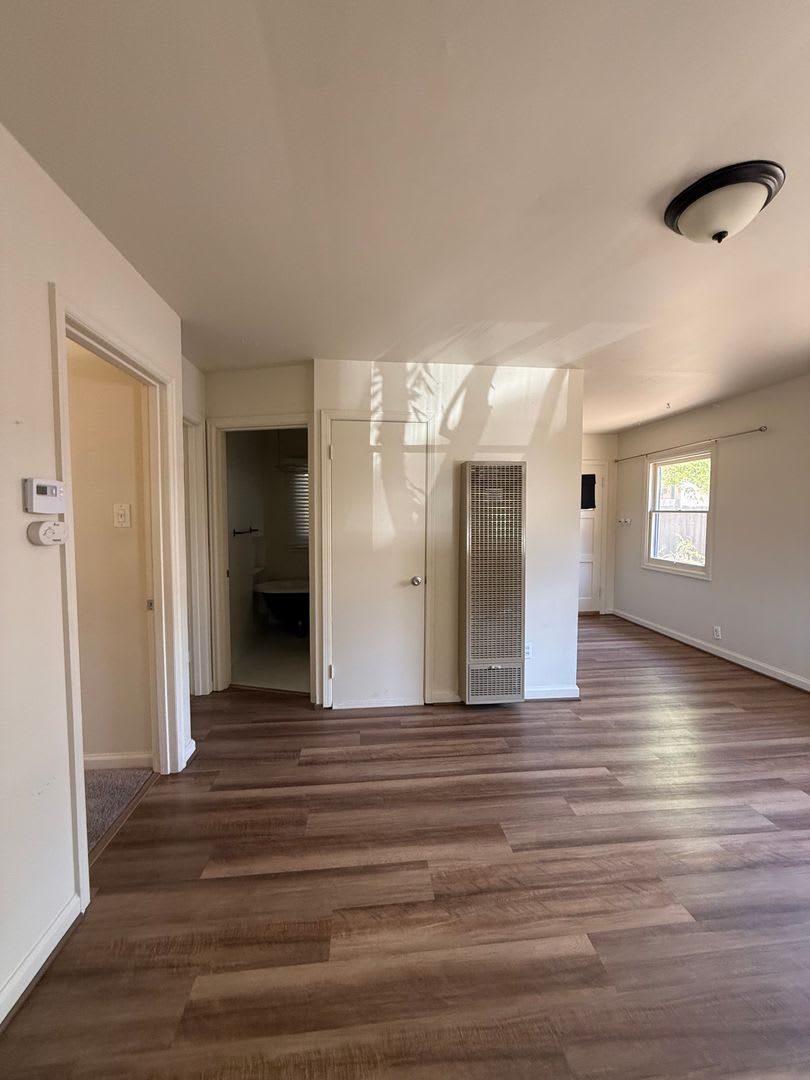 2 Bedroom 1 Bathroom Single Family Home just minutes to the historic Sonoma Plaza – photo 3