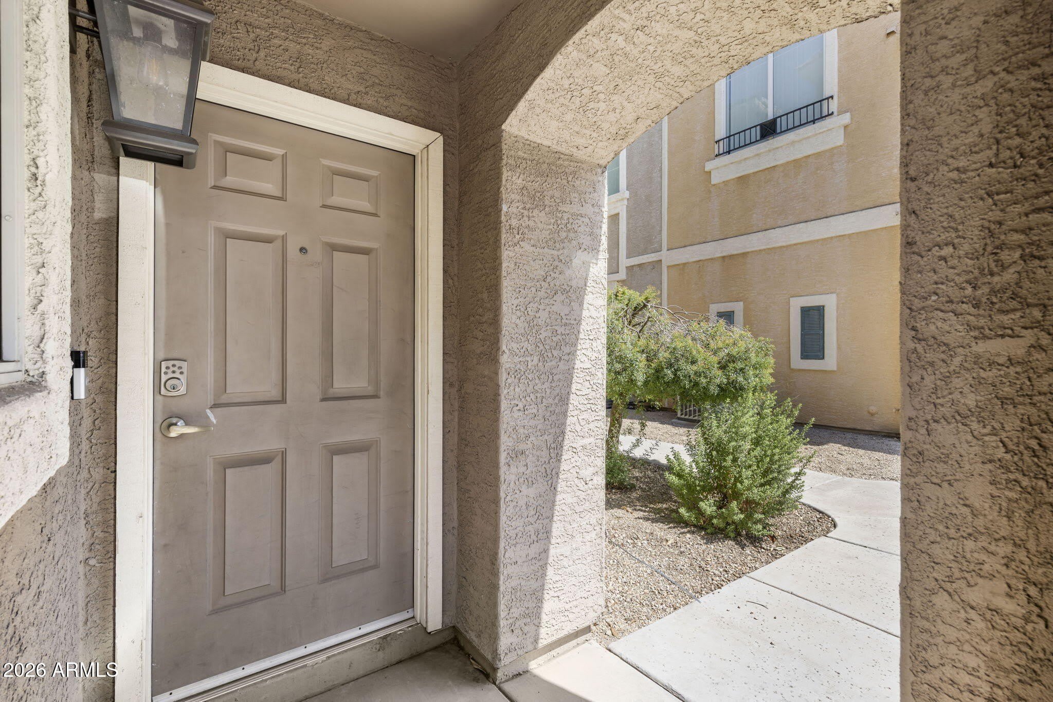 2450 W GLENROSA Avenue – photo 2