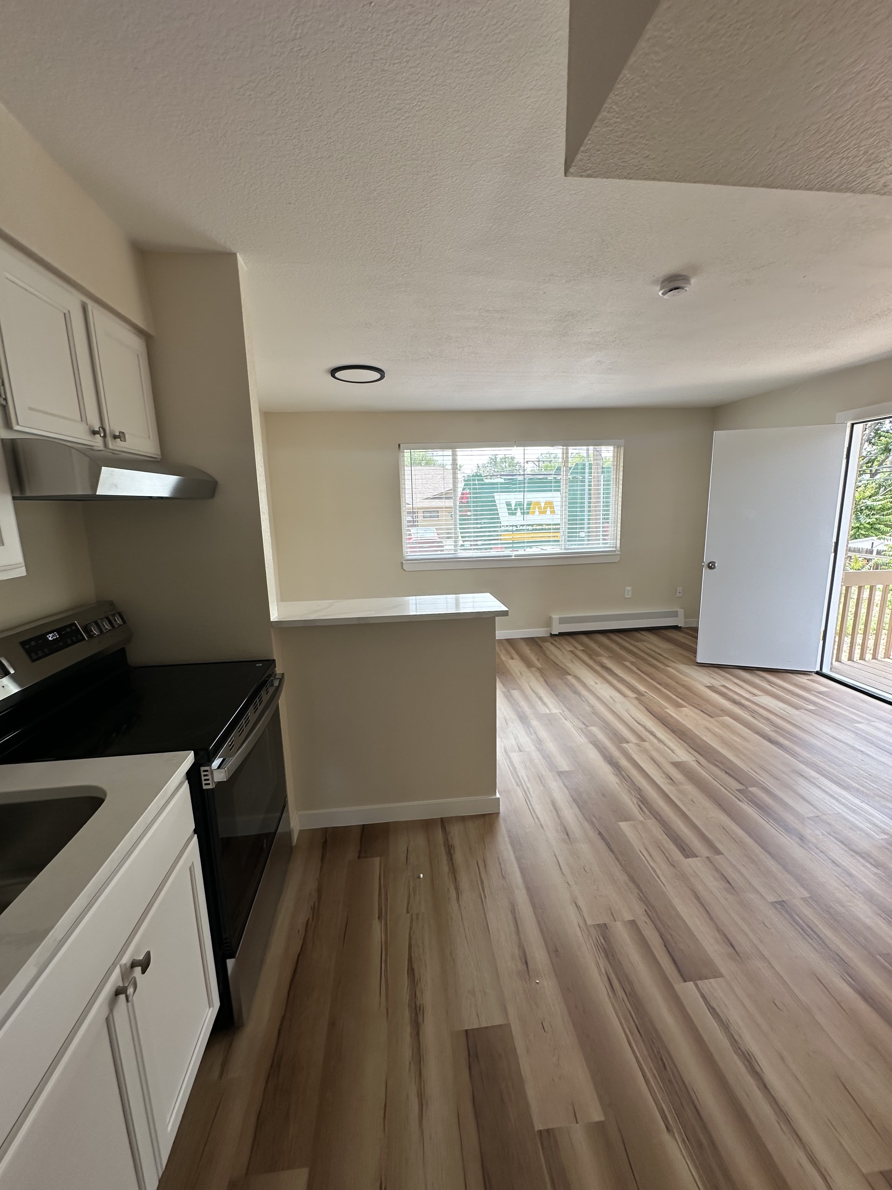 153 South 18th Avenue – photo 3
