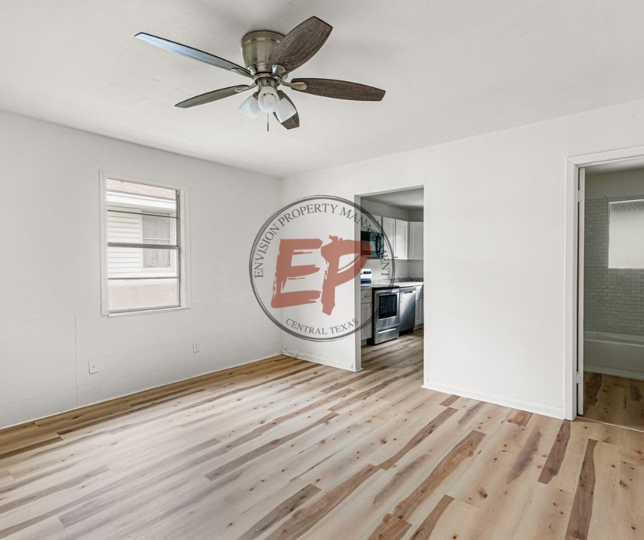 1920 Lyle Avenue – photo 5