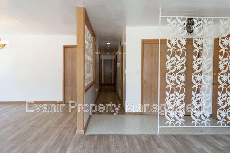 528 Heather Dr. – photo 1