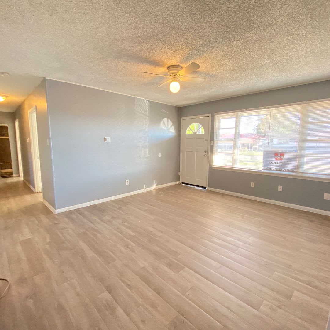 Handyman Special 0 First Month S Rent You Fix You Save Big Ext 2 – photo 2