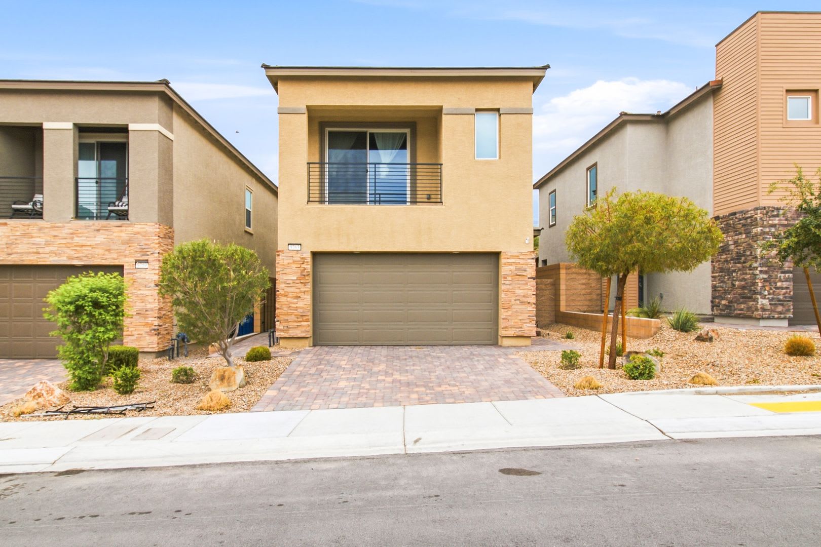 Beautiful 3-Bedroom Home in Desirable Skye Canyon – photo 2