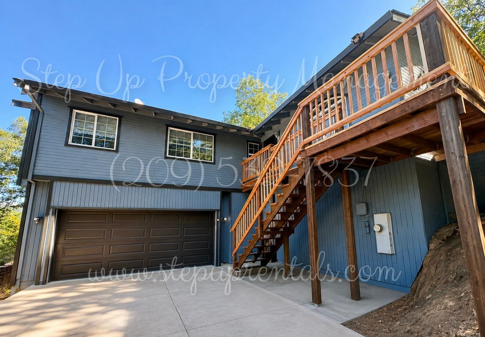 Spacious Contemporary Living: Stunning Three-Bedroom Retreat on Longeway! – photo 1