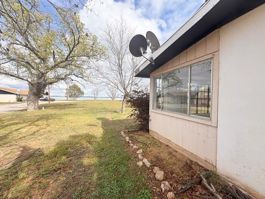 105 Lake Breeze Drive – photo 5