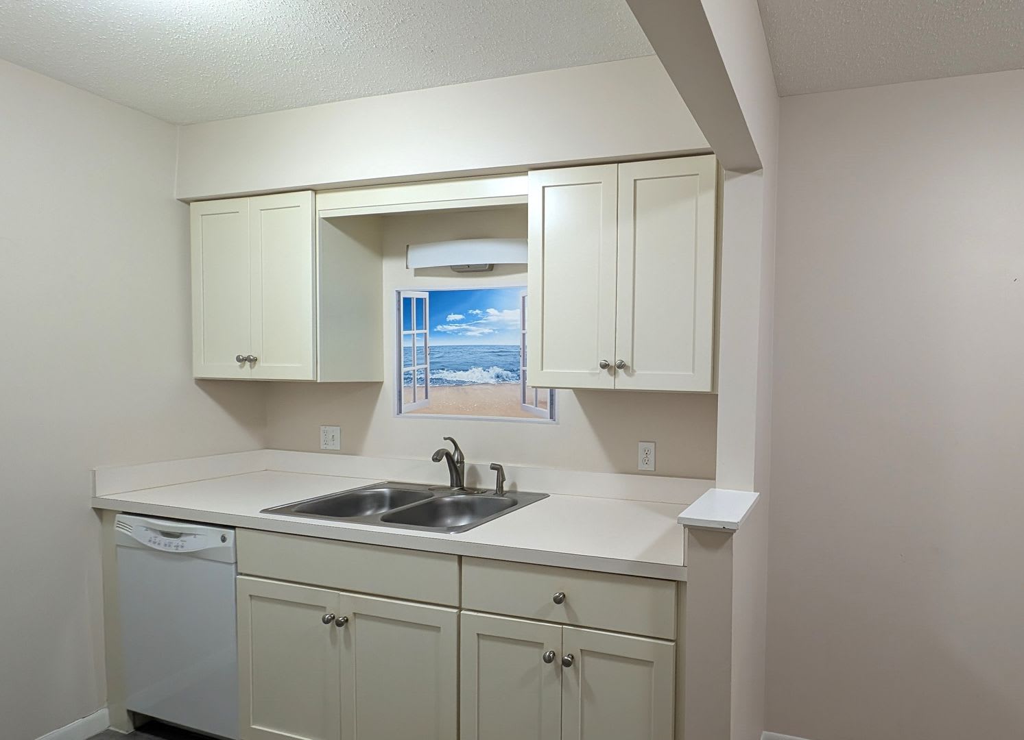 17554 Parkwood Dr, 2 bedroom Condo – photo 4