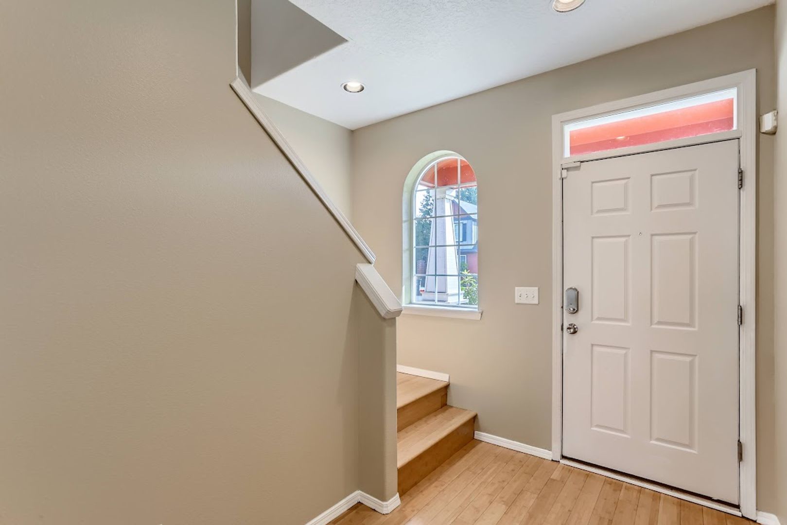 Beautiful 3 Bd 2 5 Ba Single Family Home Located In Hillsboro S Arbor Roses Community Spectacular Location – photo 5
