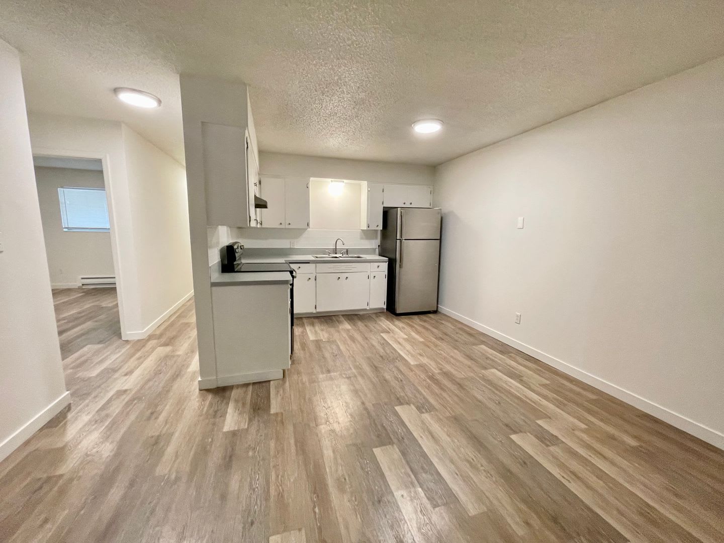 211 219 S Whipple Rd – photo 3