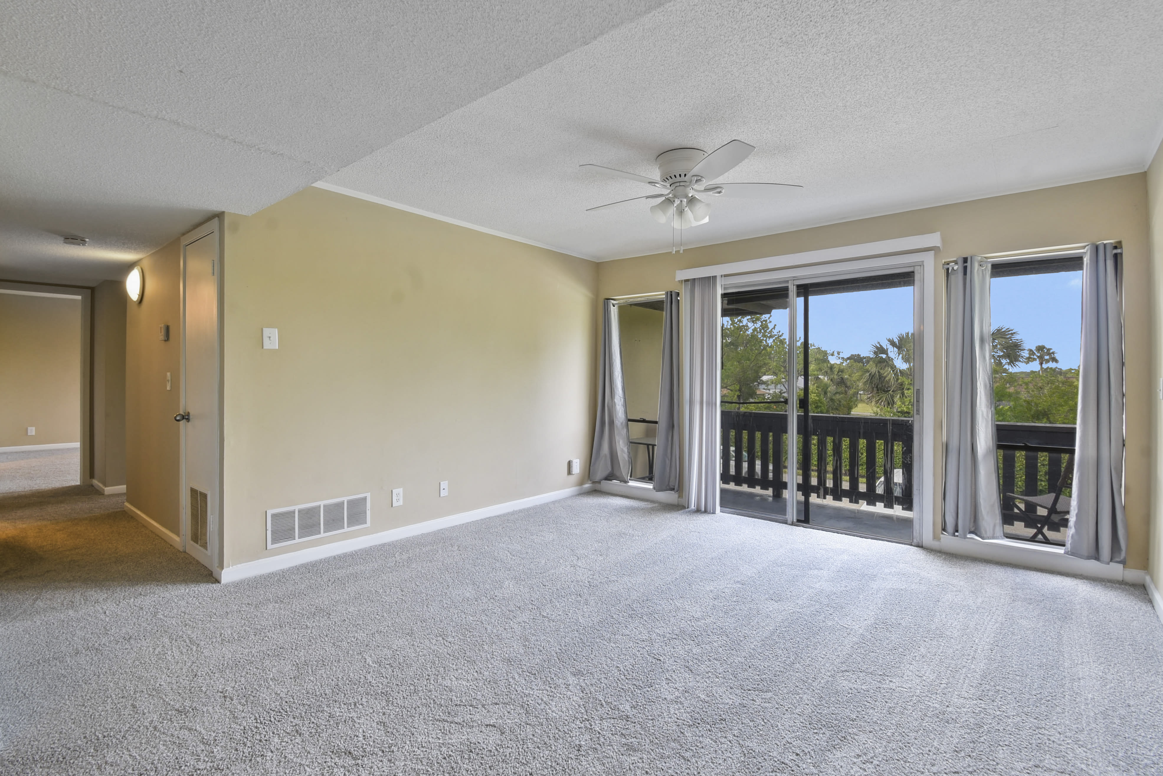 40 Club House Dr – photo 5