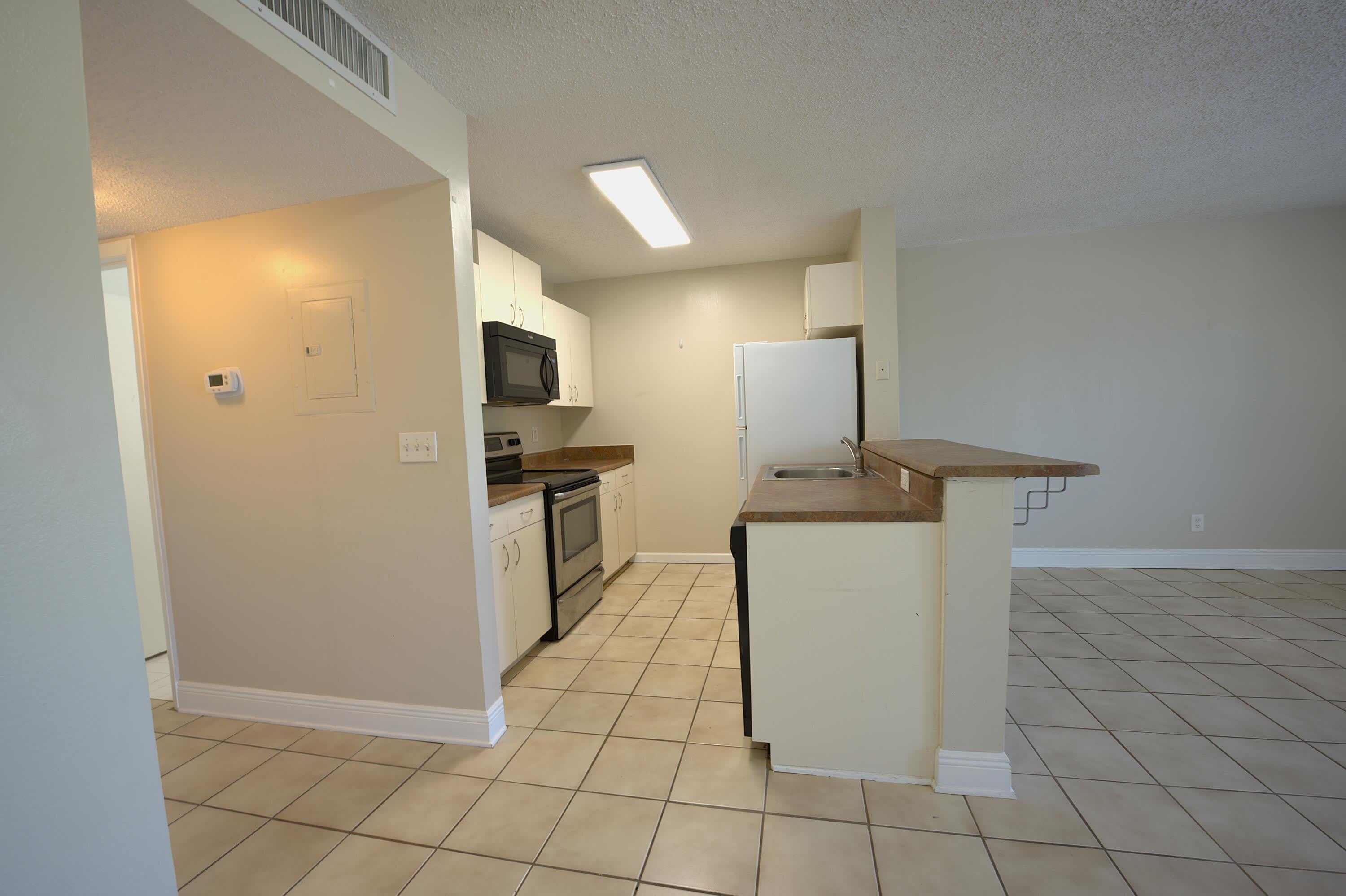 1523 Meadows Circle W – photo 4