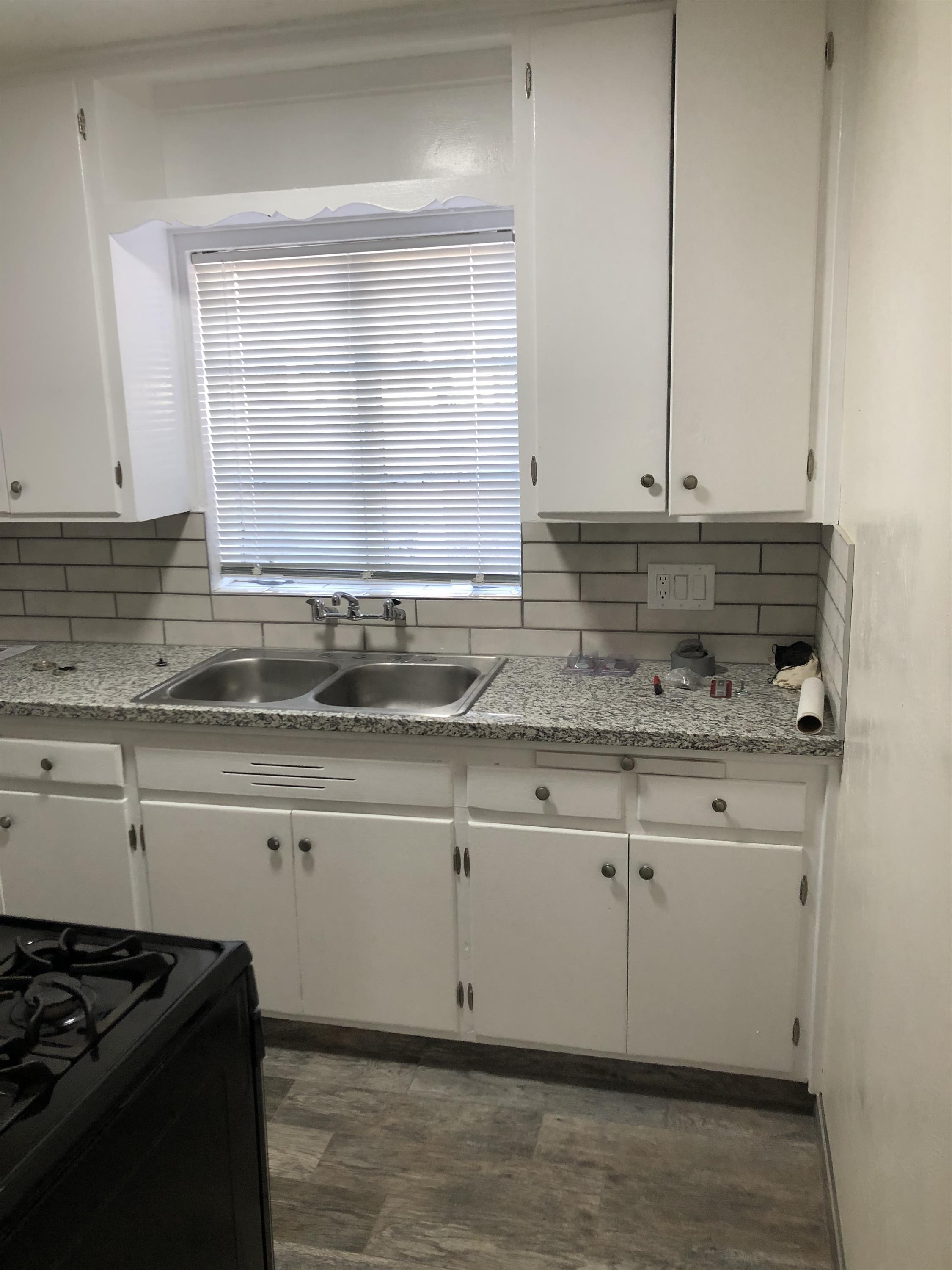 1039 E 9th Street – photo 3