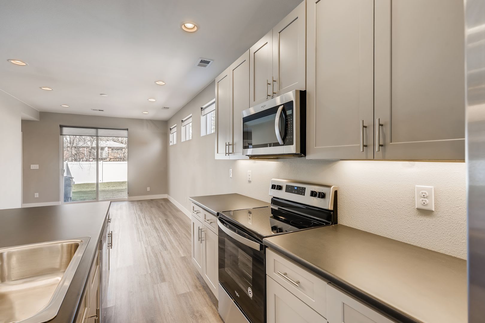 Beautiful 3-Bedroom Duplex Available in West Denver – photo 3