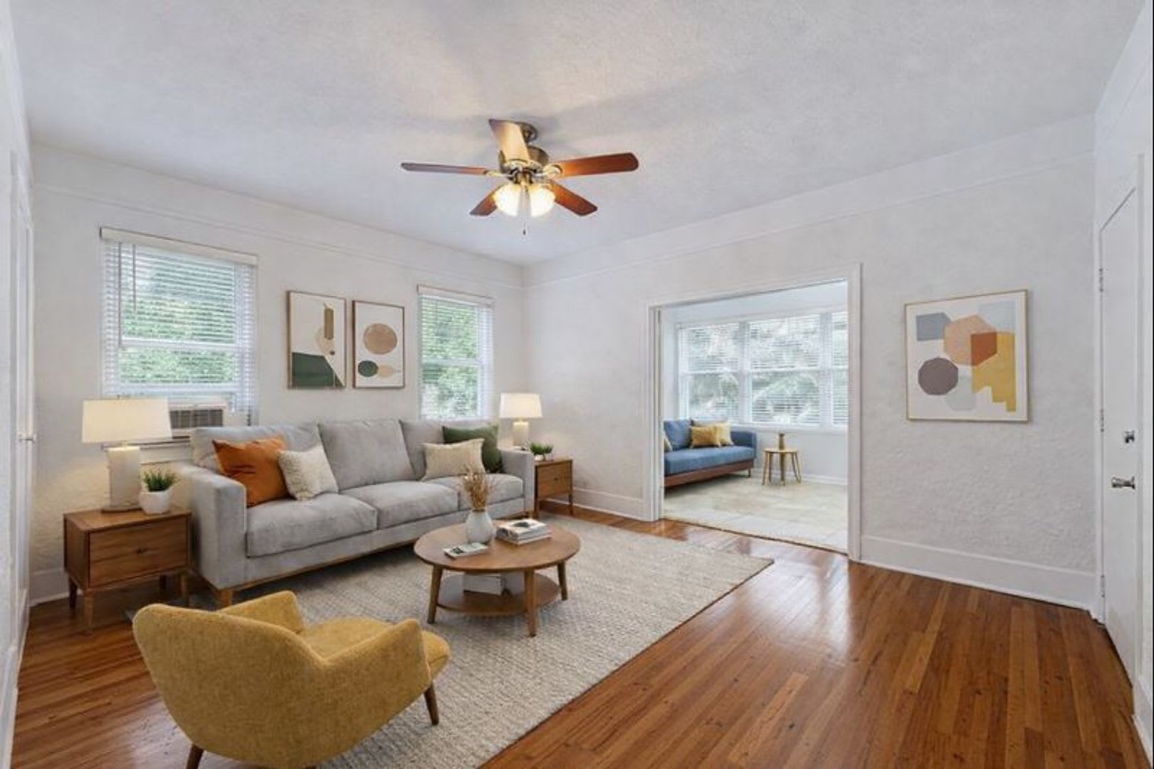 Renovated 2 Bedroom 1 Free Parking Space Located Steps from Lake Eola, Downtown Orlando – photo 3