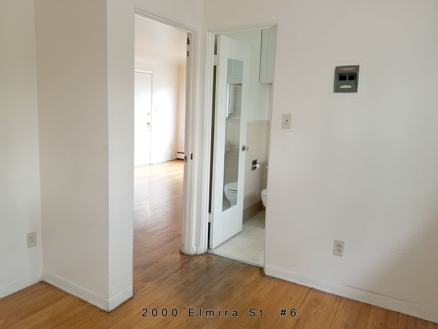 * Great location off Montview and Elmira, close to shopping, parks and restaurants – photo 2