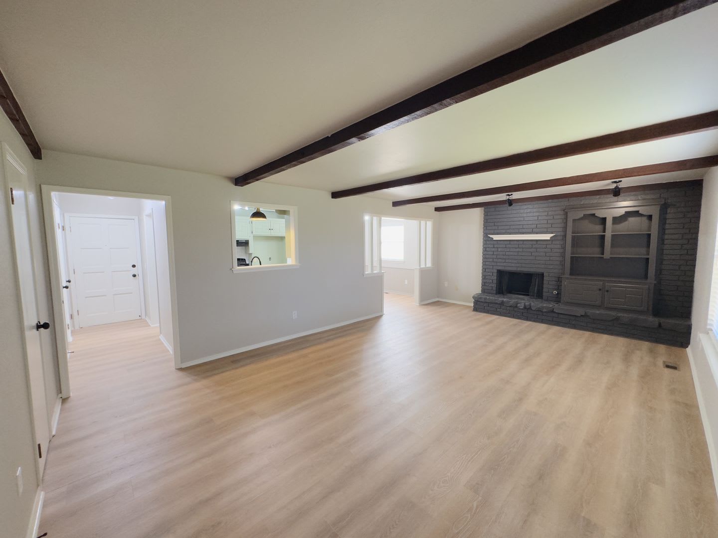 Updated 3 Bedroom 2 Bathroom Duplex With A Spacious Fenced Backyard – photo 1