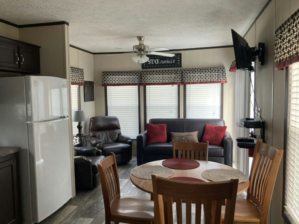 1501 S Airport Drive – photo 3