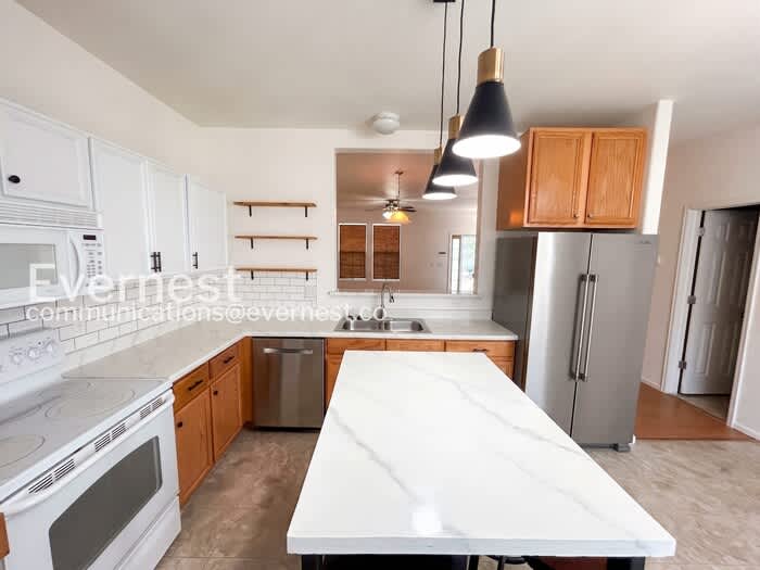 2720 Scotchbroom Point – photo 3