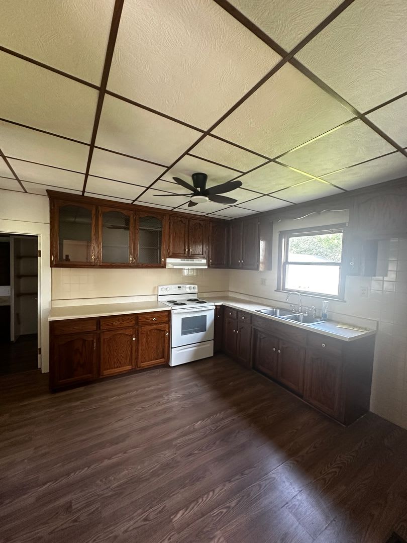 Single Family House for Lease Edinburg- Available Now! – photo 3