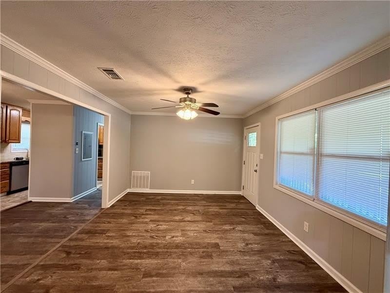 1414 Sycamore Drive NW – photo 4
