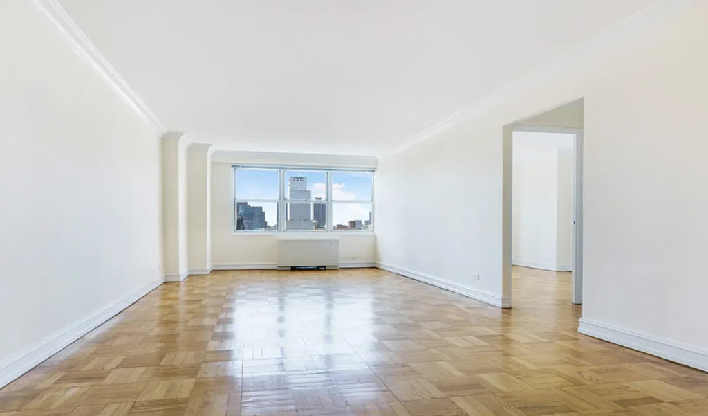 881 8th Ave – photo 3