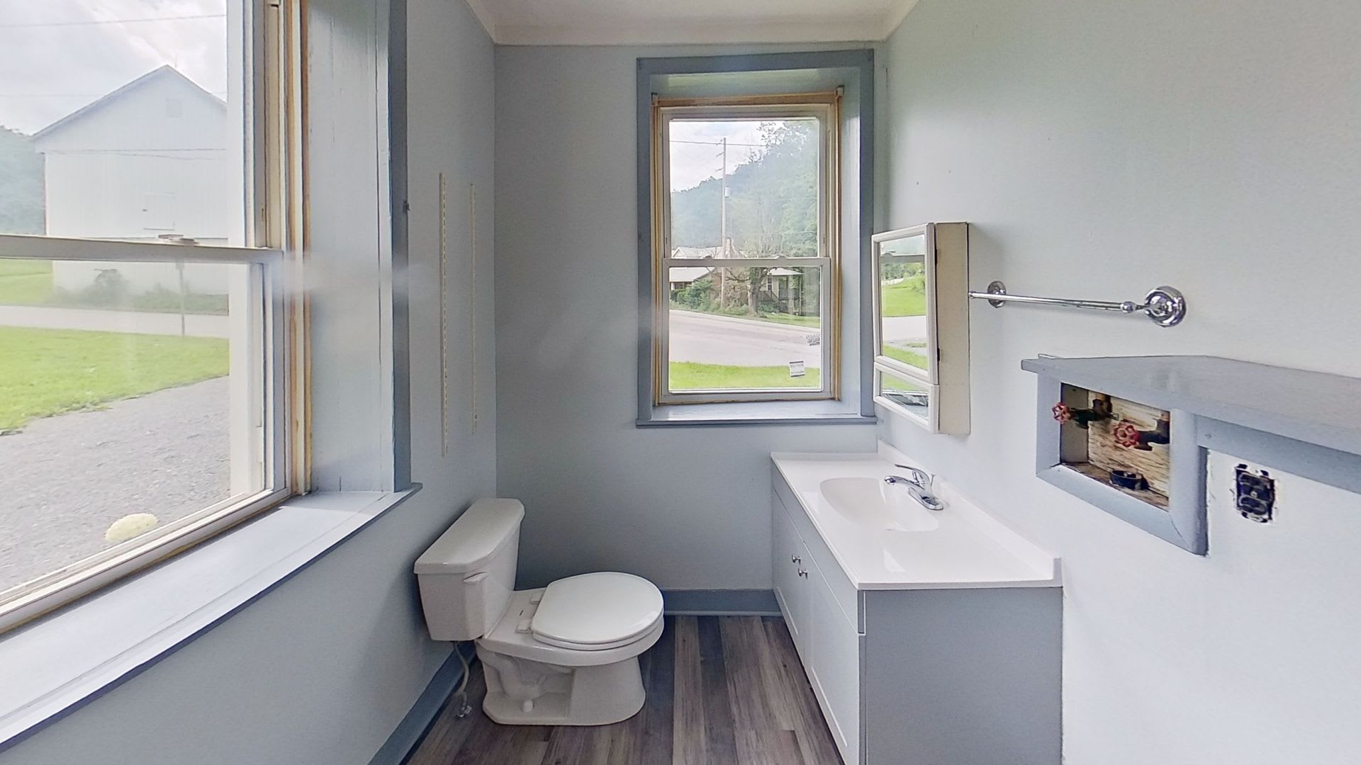 Single Family Farmhouse with Outdoor Storage – photo 4