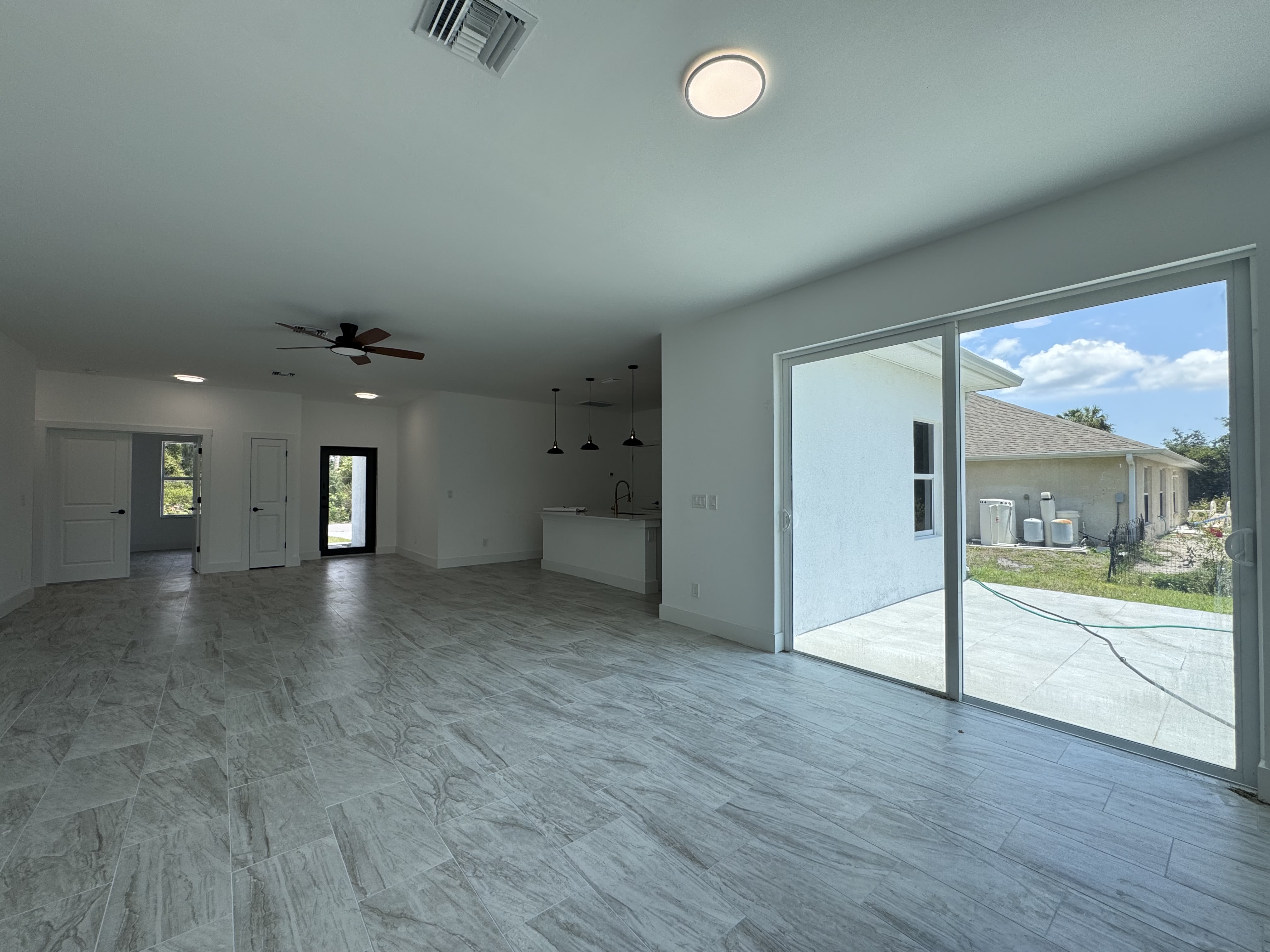1605 Nora Ln – photo 4