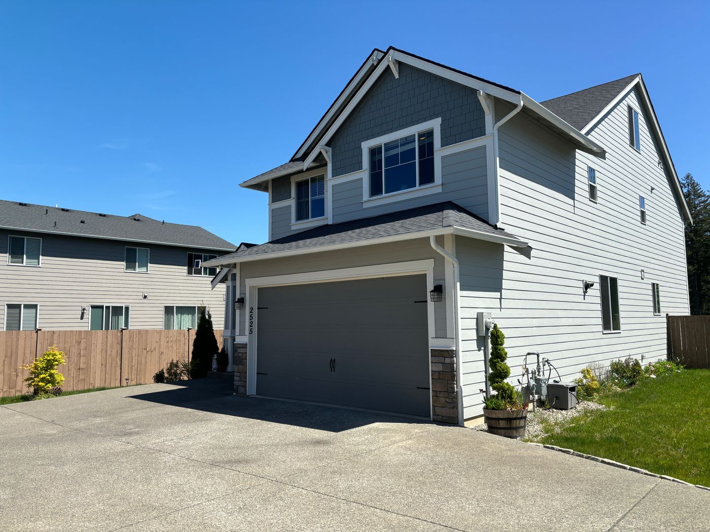 Spacious 3 Story Spanaway Home For Rent! – photo 2