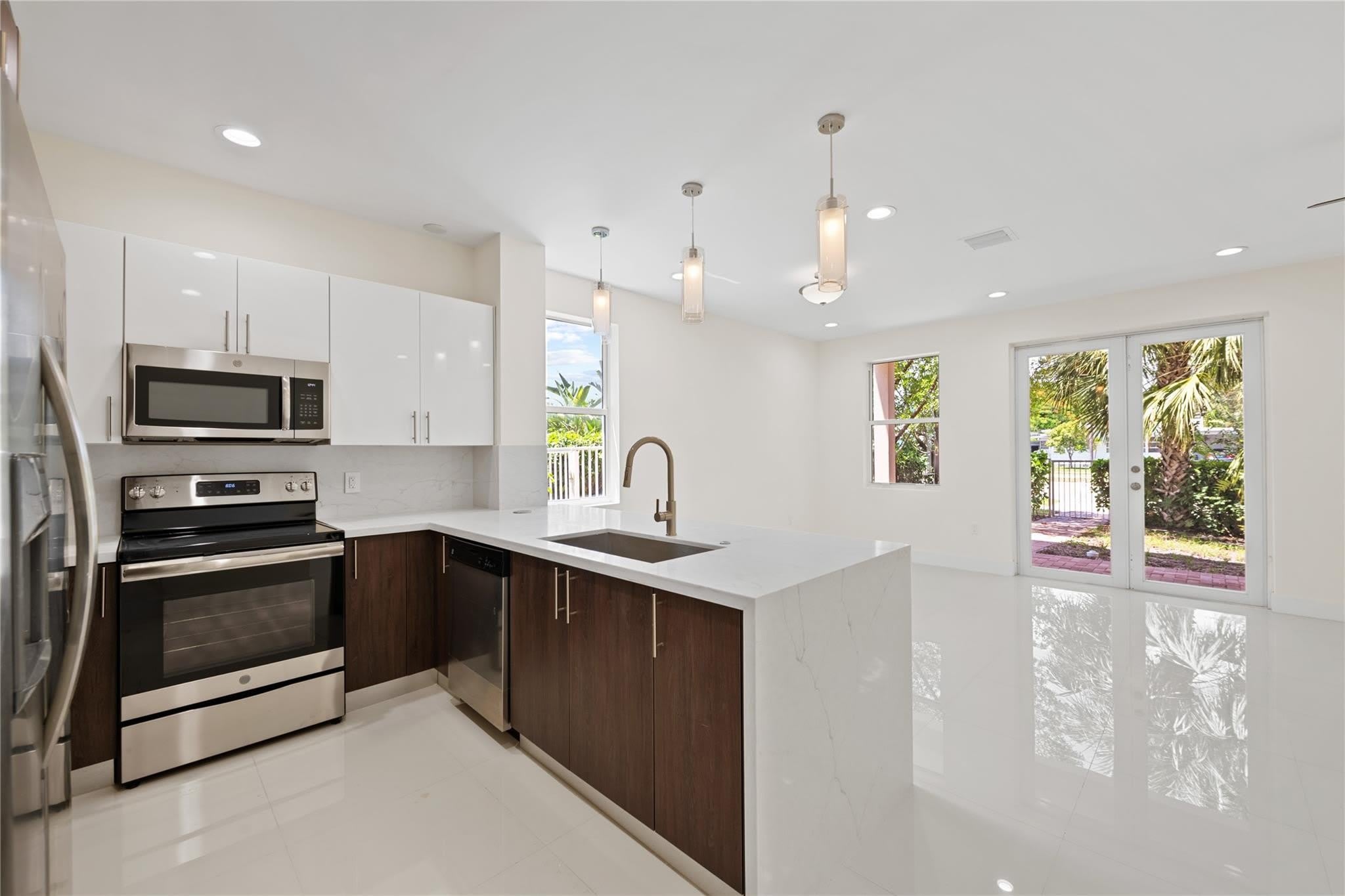 1434 SW 4th Avenue – photo 2
