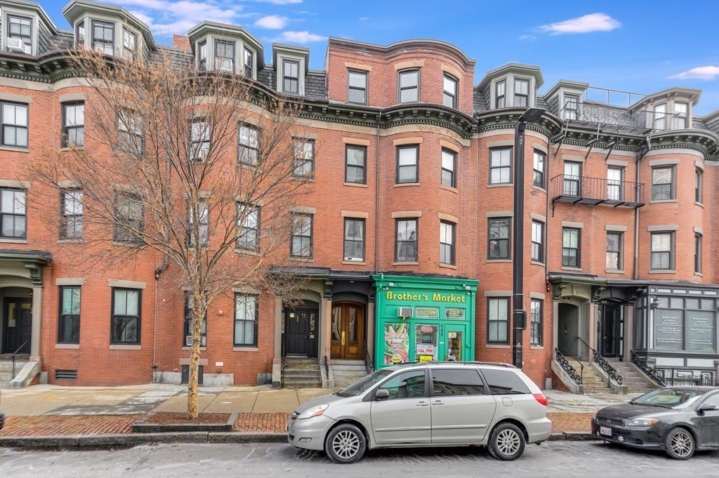 802 Tremont St – photo 1