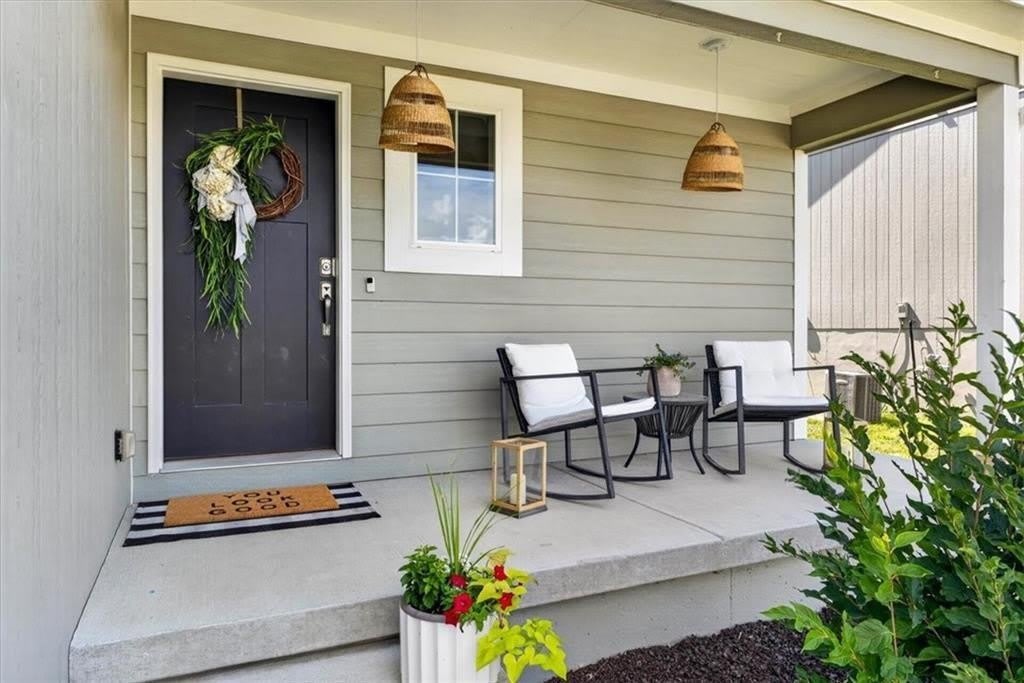 8905 SW 8th Street – photo 2