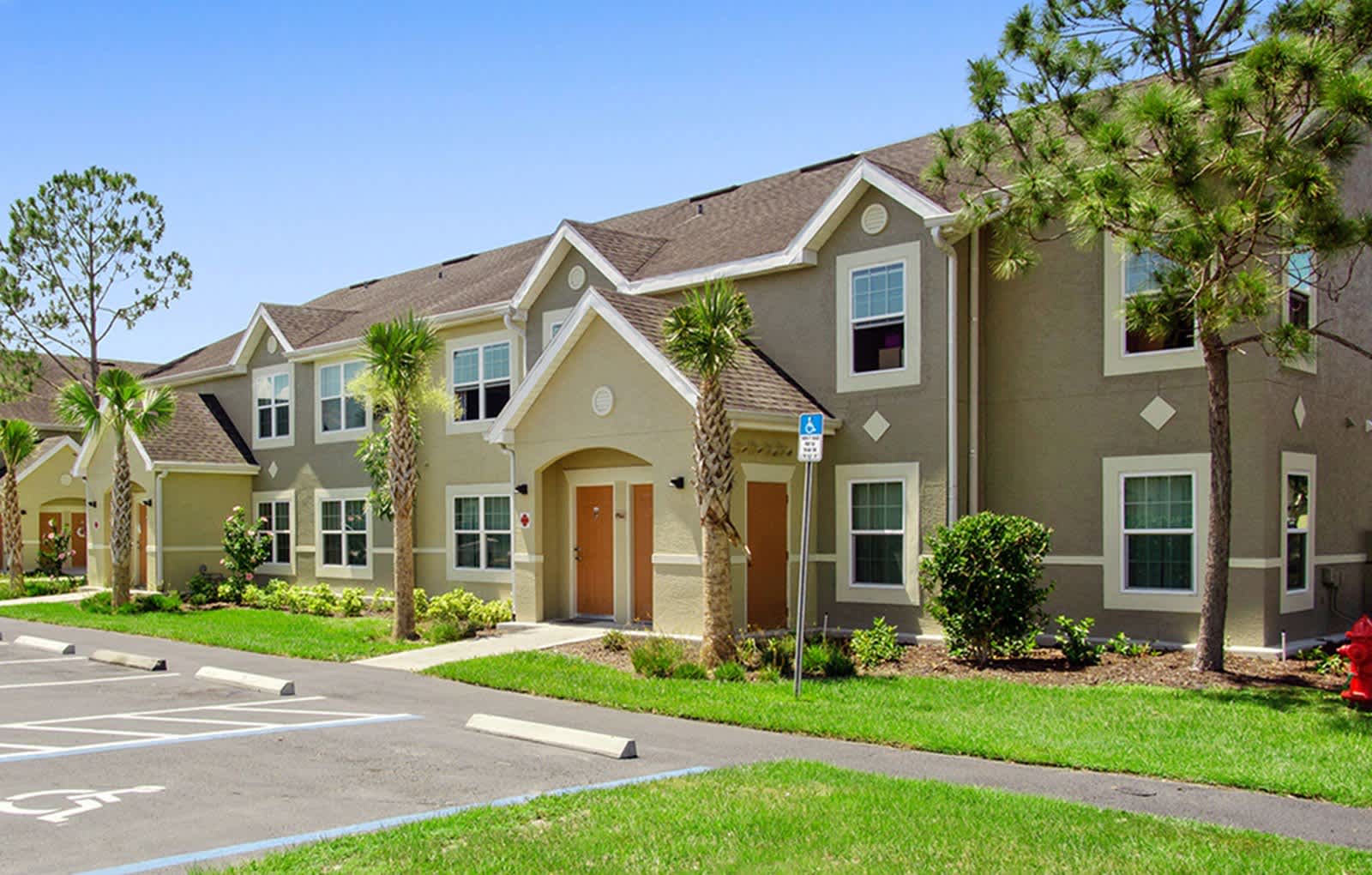 Seven Palms Apartments – photo 2