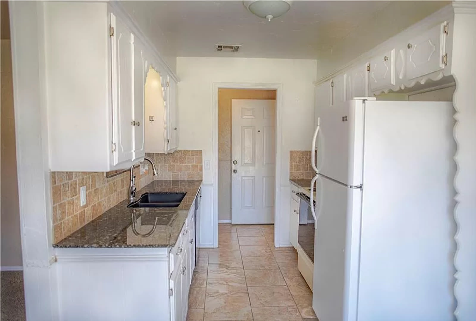 Charming 3-Bedroom / 2-Bathroom Home Next to Ray Trent Park! – photo 4