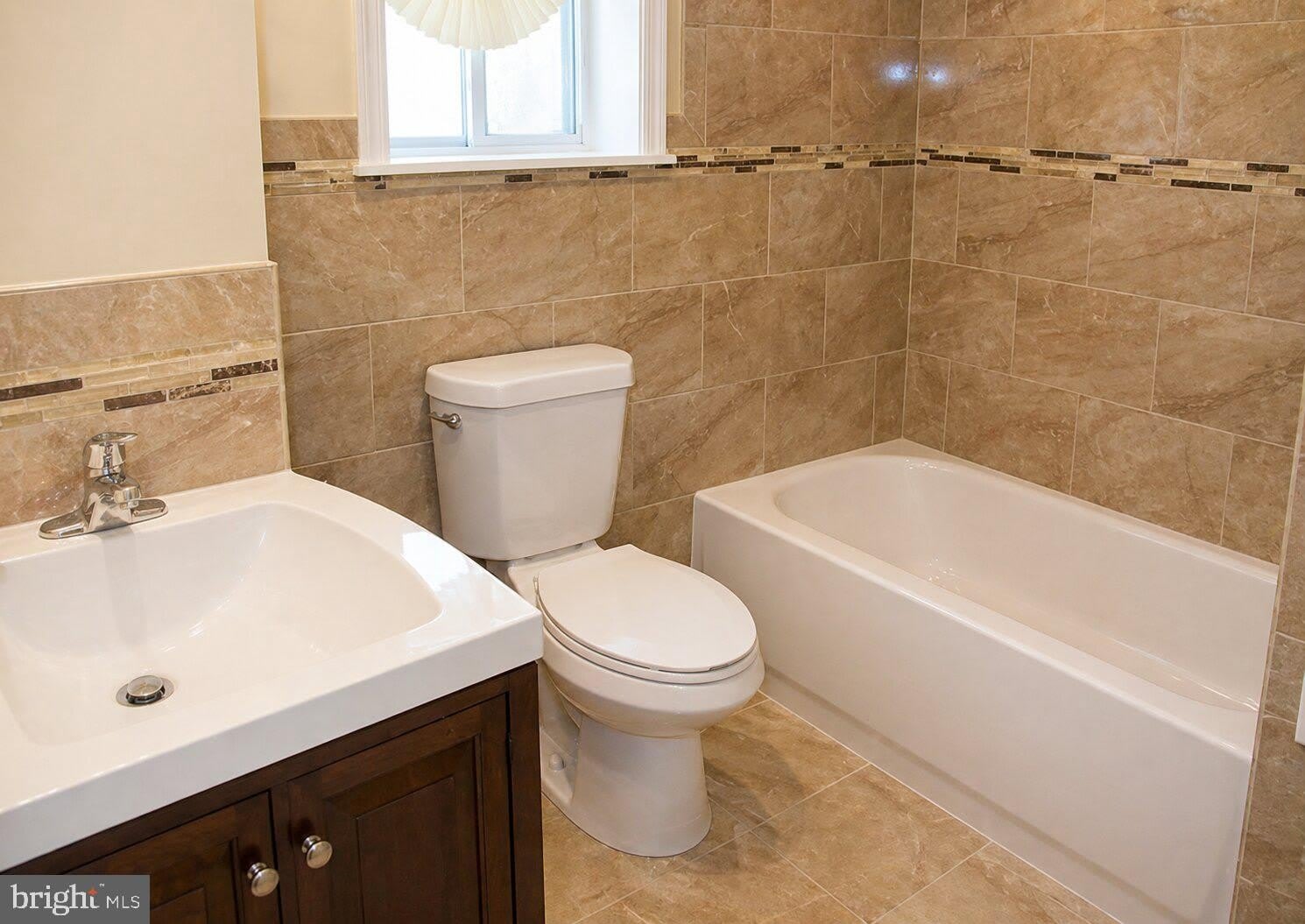 2415 W SEYBERT Street – photo 5