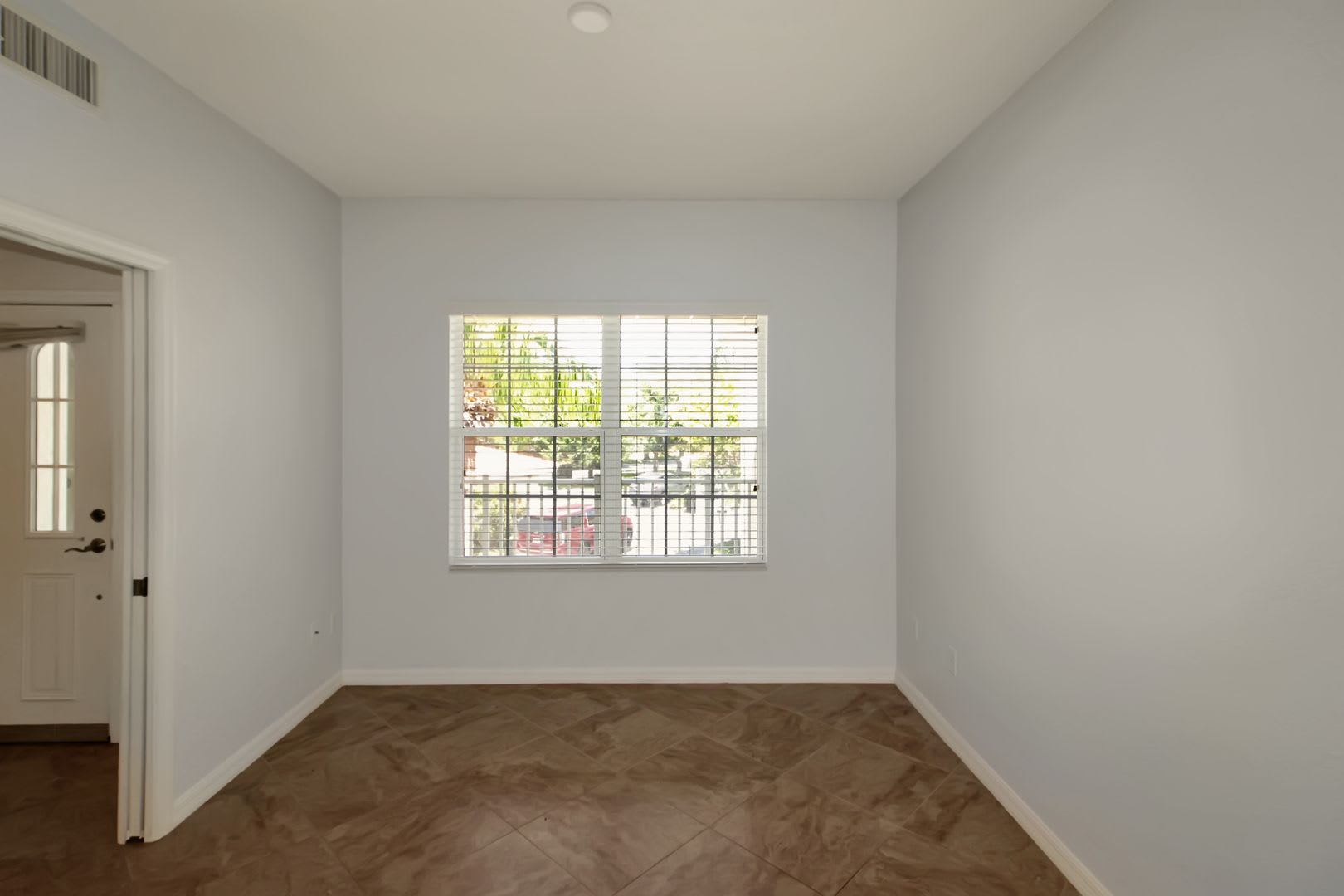 San Lino Annual Condo for Rent – photo 3
