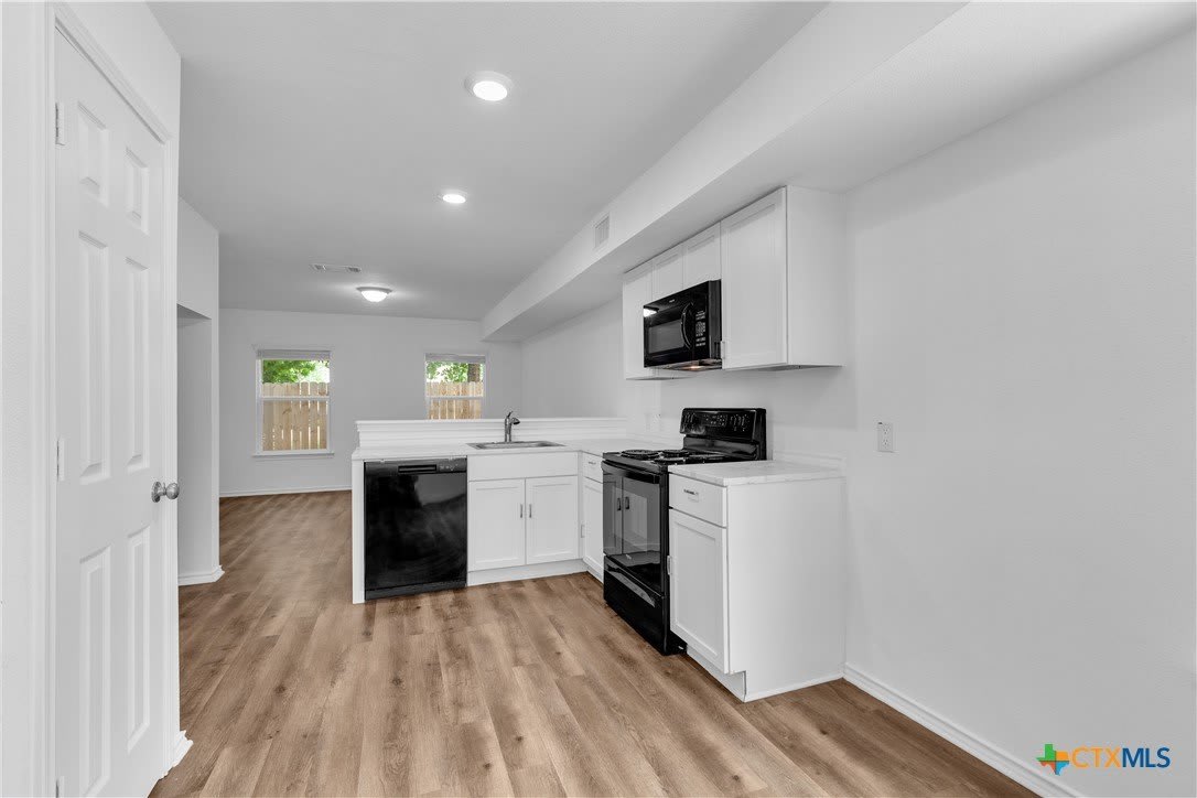 350 Debus Drive – photo 4