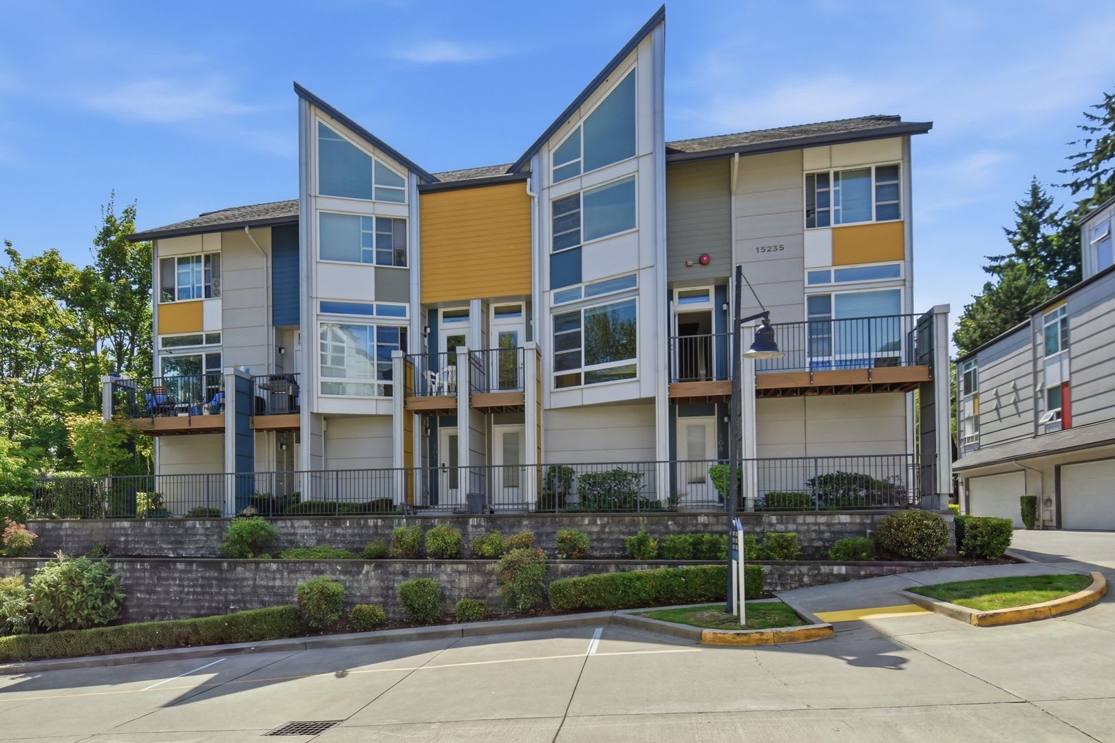 2bd/1.75ba Redmond Townhome – photo 1